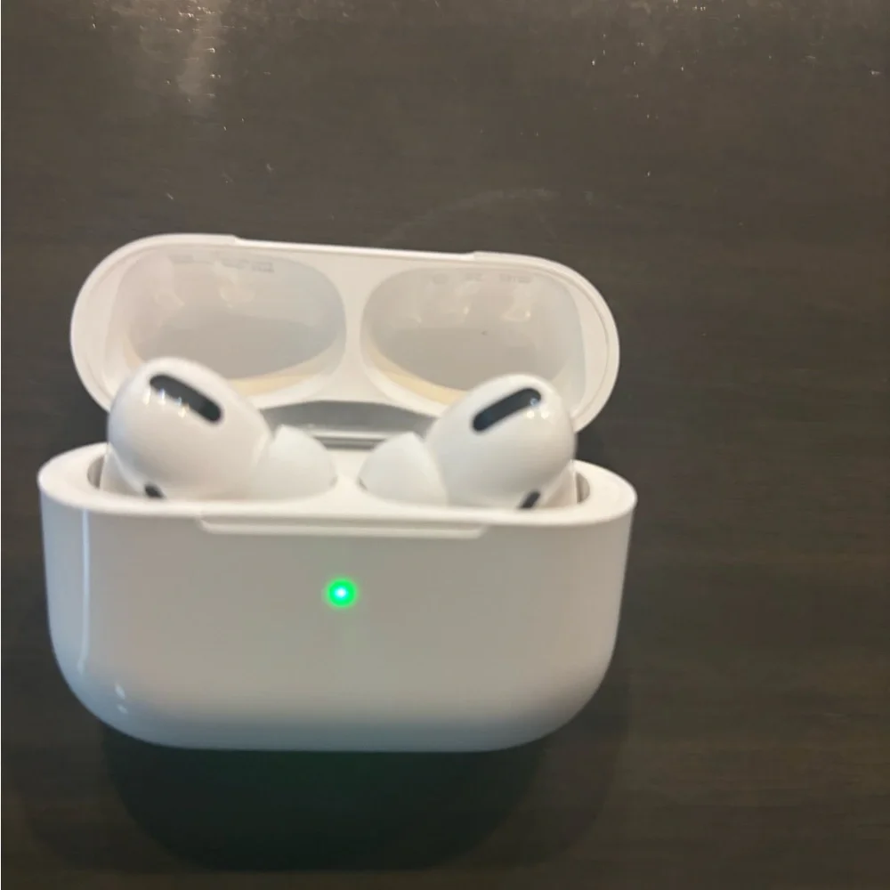 Apple White Wireless Earbuds